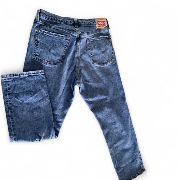 Women’s Levi 501 - Picture 3 of 4